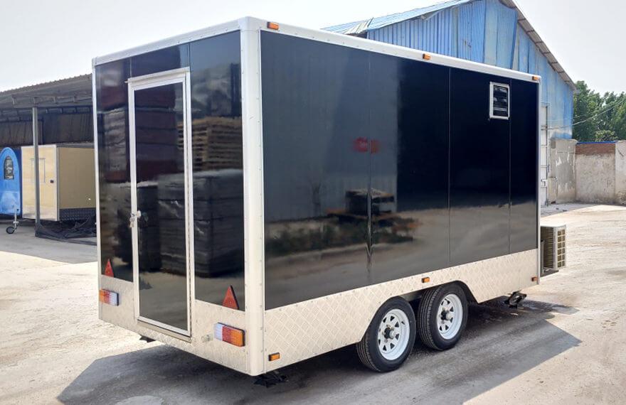 Enclosed-Hot-Dog-Trailer