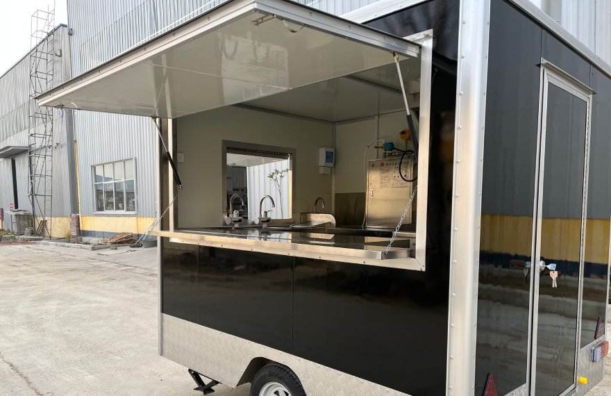 Enclosed-Hot-Dog-Trailer