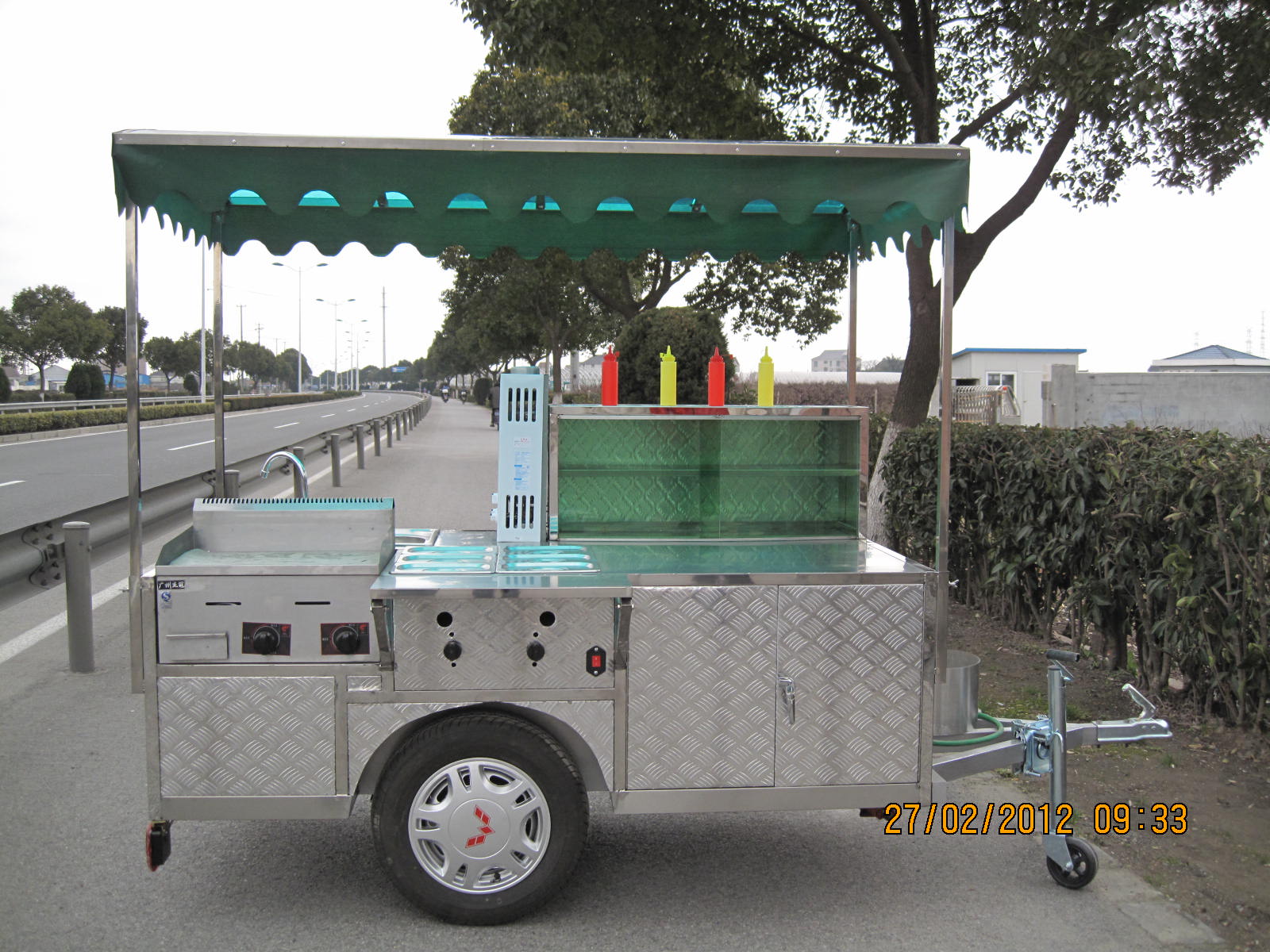 hot dog cart