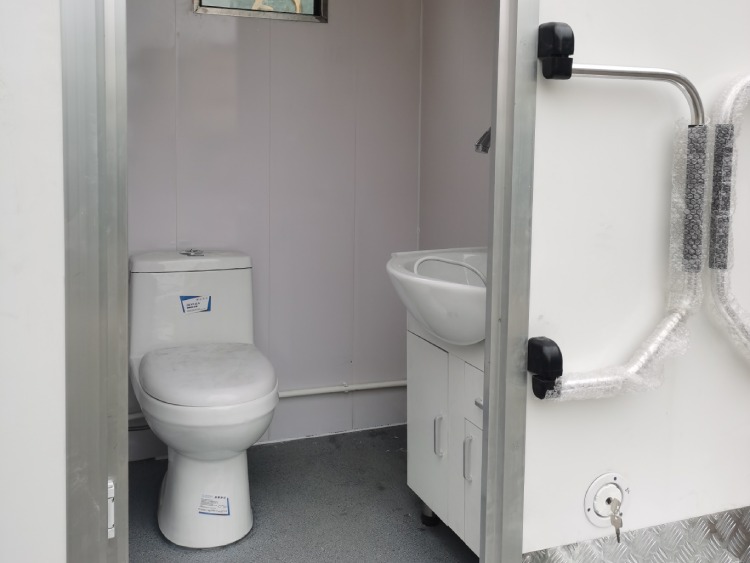 Small Toilet Trailer