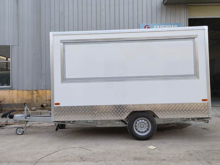 New-Fully-Equipped-Mobile-Food-Trailer-for-Sale-in-Germany