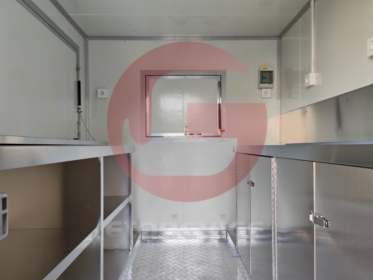 Small-Mobile-Smoothie-Trailer-for-Sale-Interior